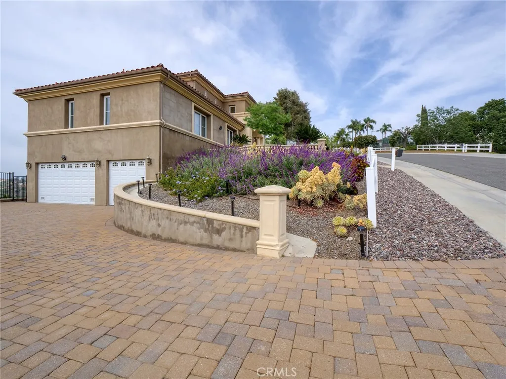 22189 Rim Fire Lane, Diamond Bar, California 91765 home-pic-2