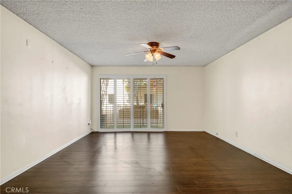 5460 White Oak Avenue F105, Encino, California 91316 home-pic-6