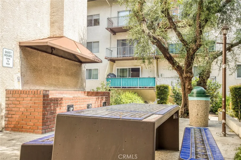 5460 White Oak Avenue F105, Encino, California 91316 home-pic-21