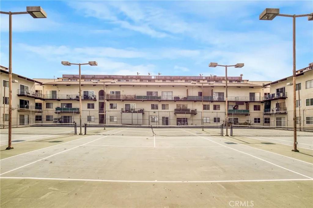 5460 White Oak Avenue F105, Encino, California 91316 home-pic-23