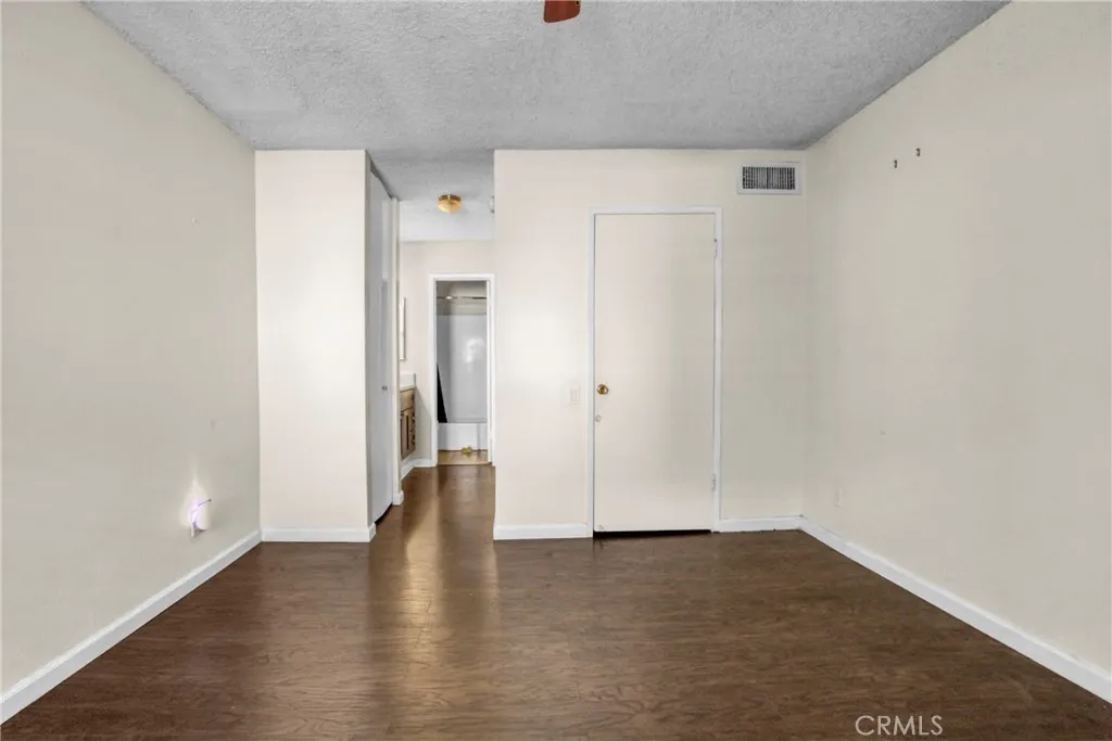 5460 White Oak Avenue F105, Encino, California 91316 home-pic-18