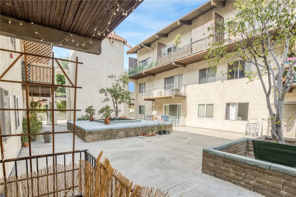 5460 White Oak Avenue F105, Encino, California 91316 home-pic-8