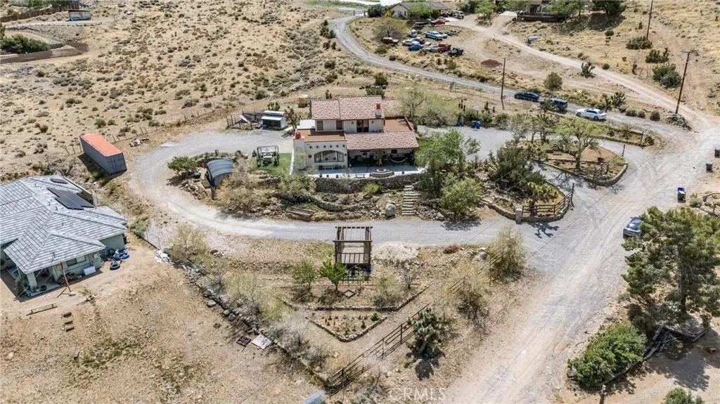 9075 Mesa Vista Street, Apple Valley, California 92308 home-pic-19