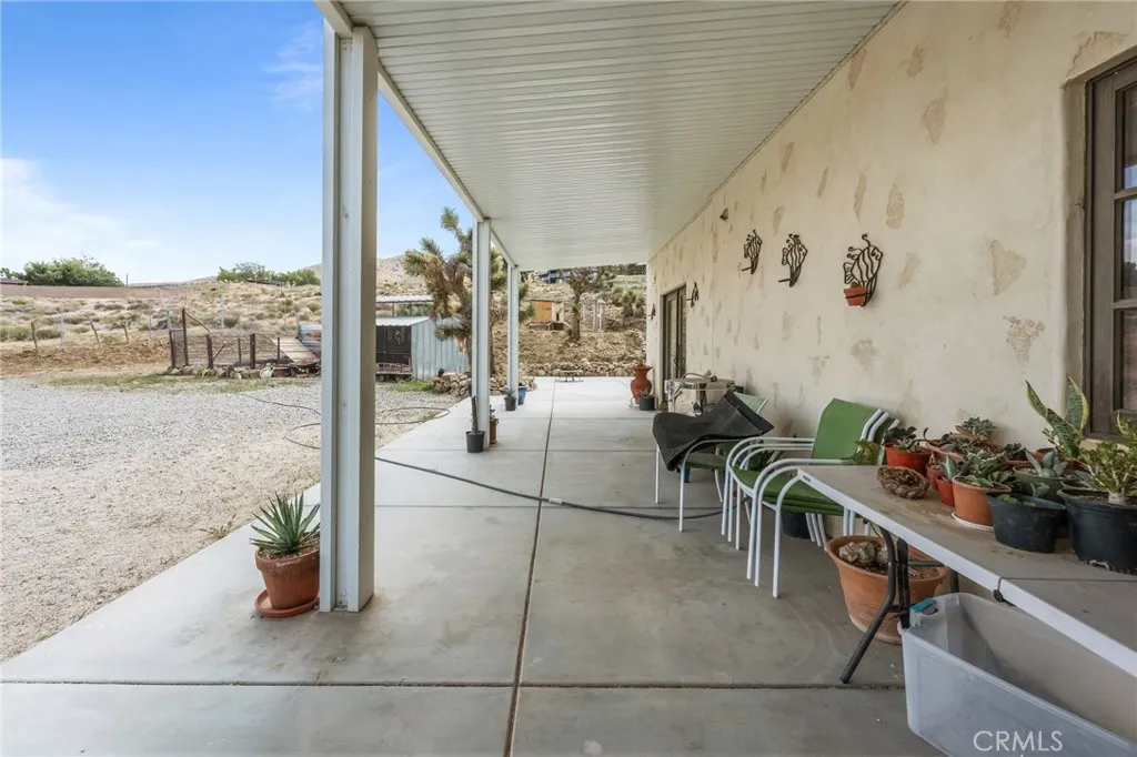 9075 Mesa Vista Street, Apple Valley, California 92308 home-pic-37
