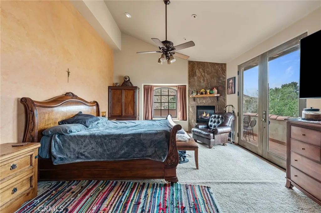 9075 Mesa Vista Street, Apple Valley, California 92308 home-pic-49