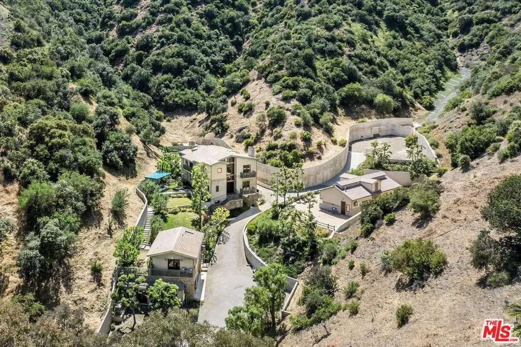 4099 Mandeville Canyon Rd, Brentwood, California 90049, 6 Bedrooms Bedrooms, ,8 BathroomsBathrooms,Residential,For Sale,Mandeville Canyon Rd,25545559