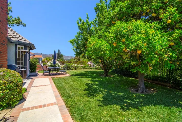 29302 Laro Drive, Agoura Hills, California 91301