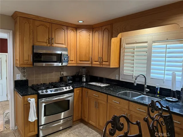 431 W M Street, Colton, California 92324