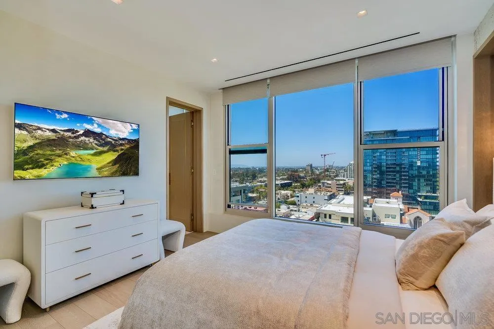2500 6th Ave Penthouse 4, San Diego, California 92103 home-pic-16