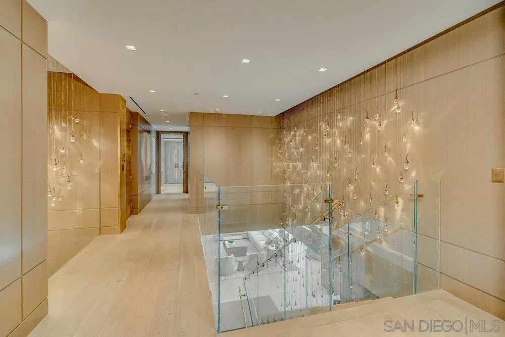 2500 6th Ave Penthouse 4, San Diego, California 92103 home-pic-12