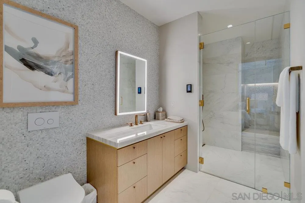 2500 6th Ave Penthouse 4, San Diego, California 92103 home-pic-20
