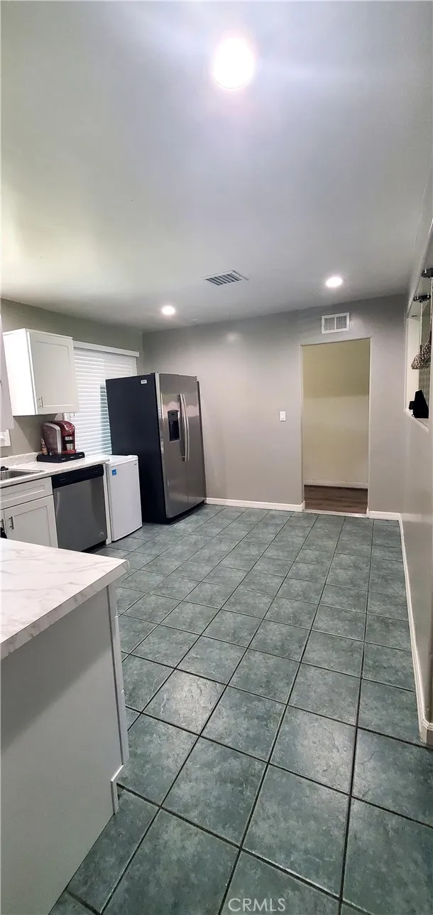 857 N Dallas Avenue, San Bernardino, California 92410 home-pic-6