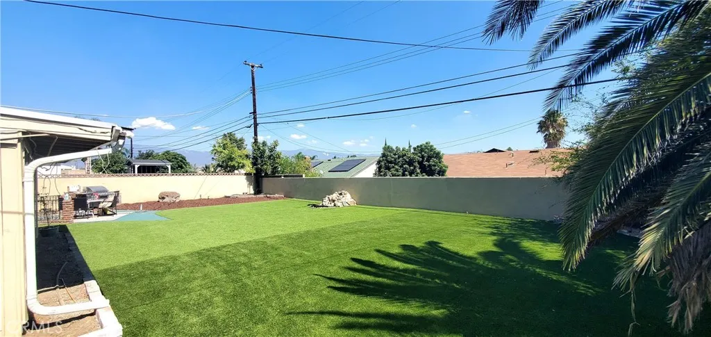 857 N Dallas Avenue, San Bernardino, California 92410 home-pic-2