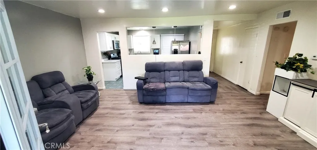 857 N Dallas Avenue, San Bernardino, California 92410 home-pic-3