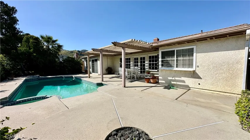 12073 Beaufait Avenue, Porter Ranch, California 91326