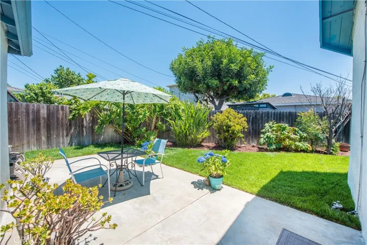 5229 E Walkerton Street, Long Beach, California 90808