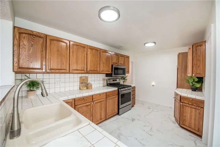 5229 E Walkerton Street, Long Beach, California 90808