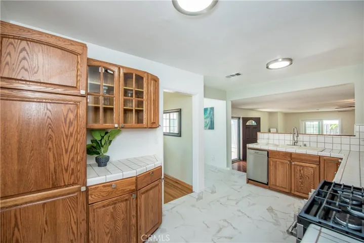 5229 E Walkerton Street, Long Beach, California 90808