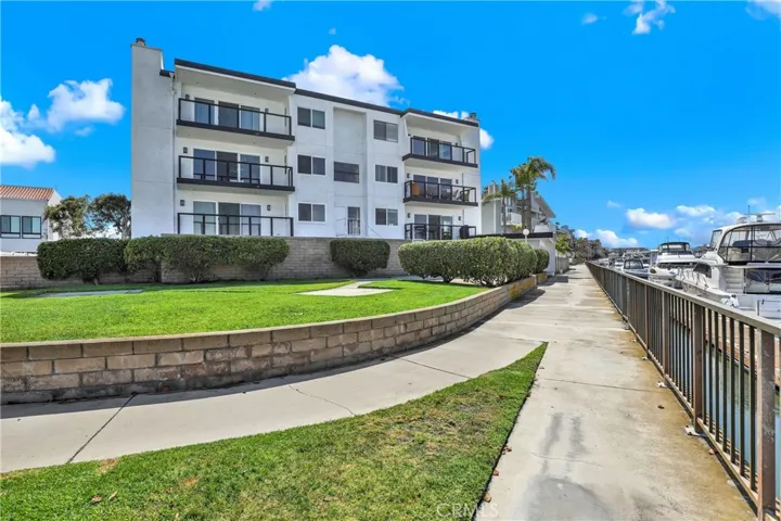 2872 Coast Circle Ci205, Huntington Beach, California 92649