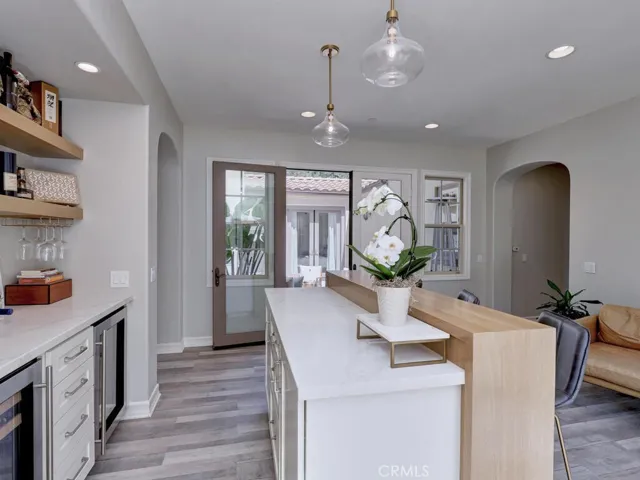 And on the other side - opening to the courtyard!