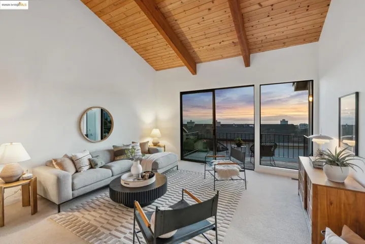 15 Marlin Cove, Oakland, California 94618