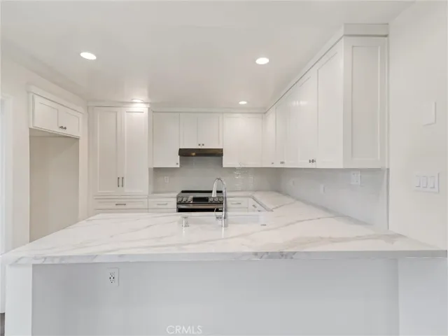 New Kitchen -  quartz counters