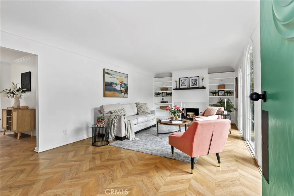 2118 Glen Ivy Drive, Glendale, California 91206 home-pic-8