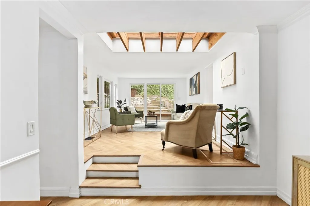 2118 Glen Ivy Drive, Glendale, California 91206 home-pic-16