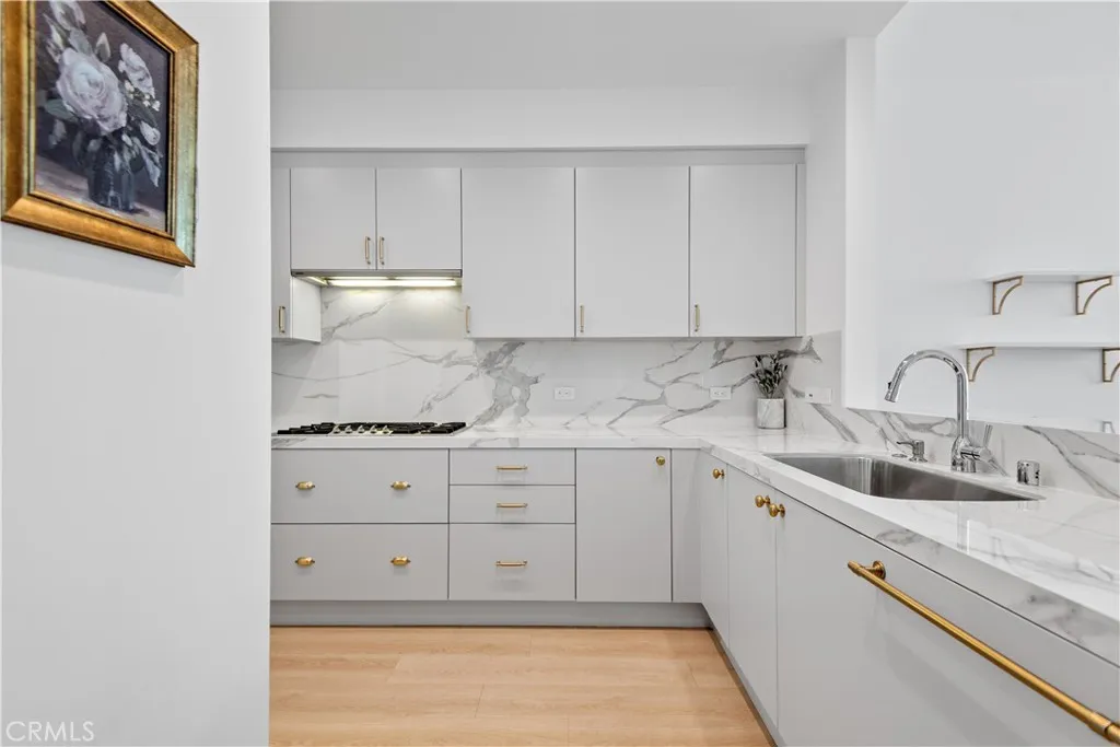 900 W Olympic Boulevard 34f, Los Angeles, California 90015 home-pic-4