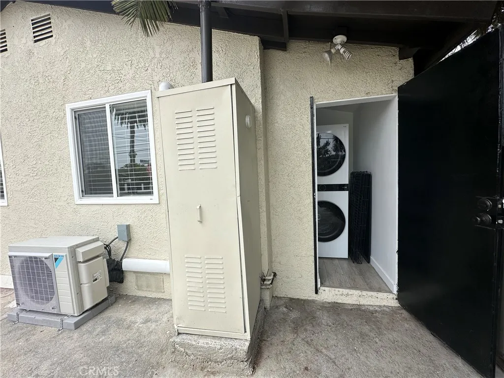 3720 S St Andrews Place, Los Angeles, California 90018 home-pic-55