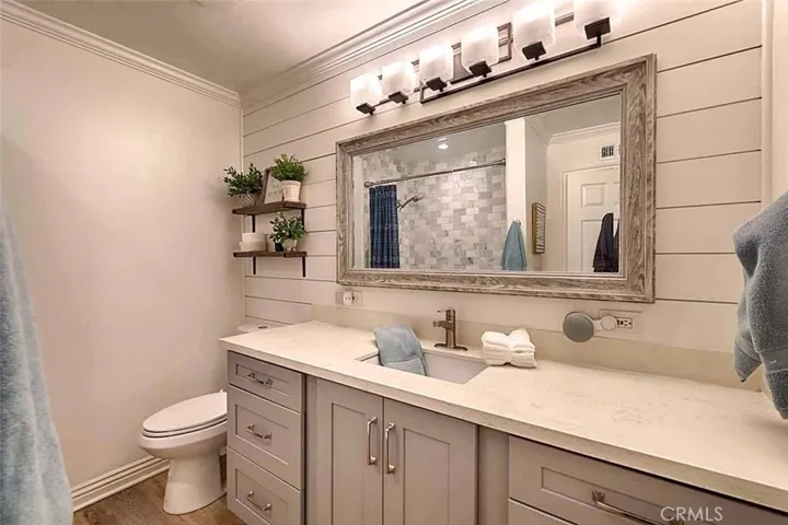 Second floor hall bath