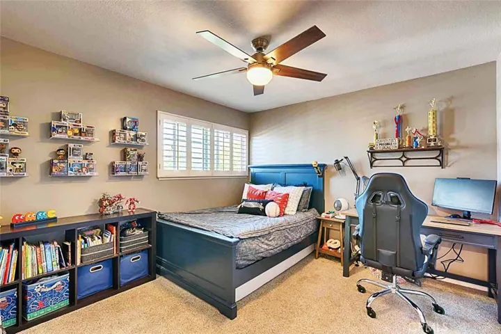 Another secondary bedroom