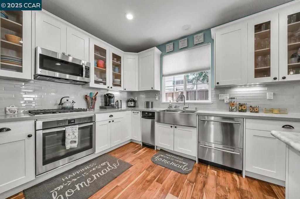 22 Village Square Pl, Pleasant Hill, California 94523 home-pic-5