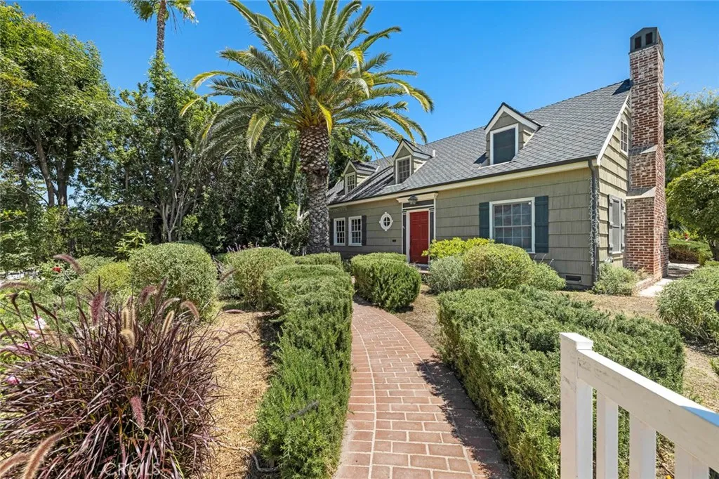 15454 Sutton Street, Sherman Oaks, California 91403 home-pic-1