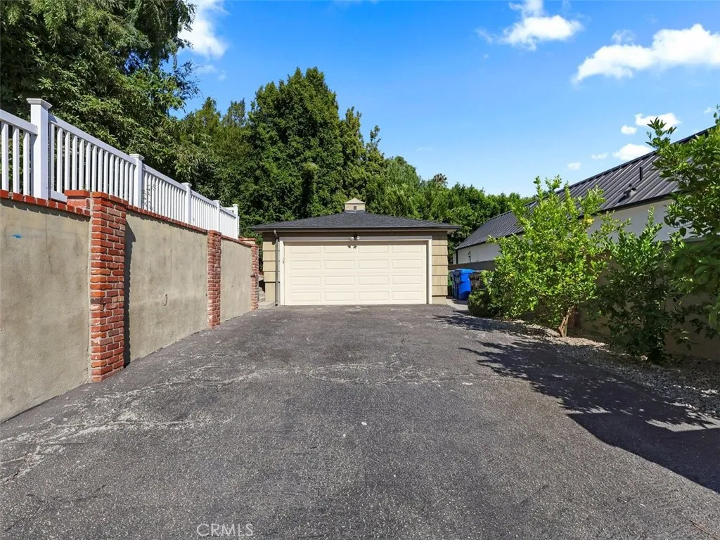 15454 Sutton Street, Sherman Oaks, California 91403 home-pic-22