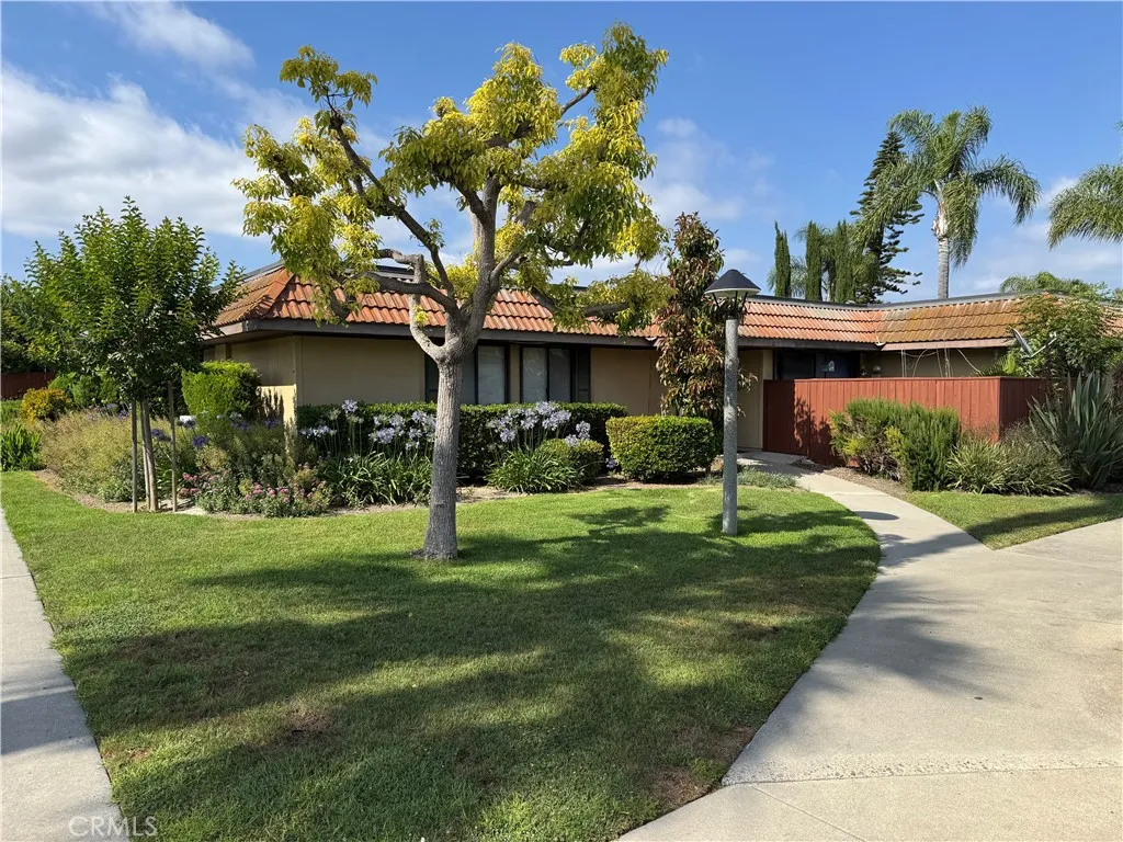 23401 Via San Miguel, Aliso Viejo, California 92656, 3 Bedrooms Bedrooms, ,2 BathroomsBathrooms,Residential,For Sale,Via San Miguel,OC25126870