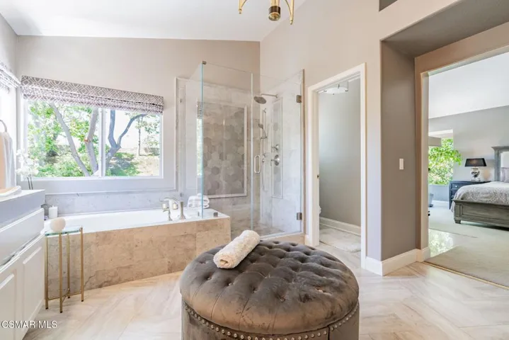 15591 Harte-Primary Bathroom4