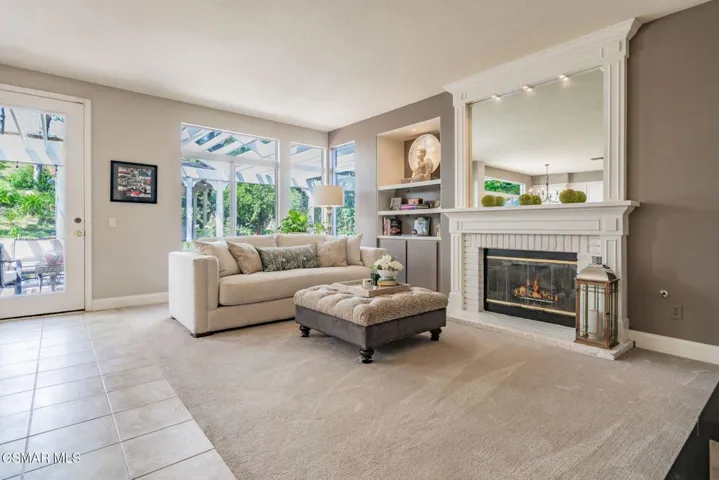 15591 Harte-Familyroom