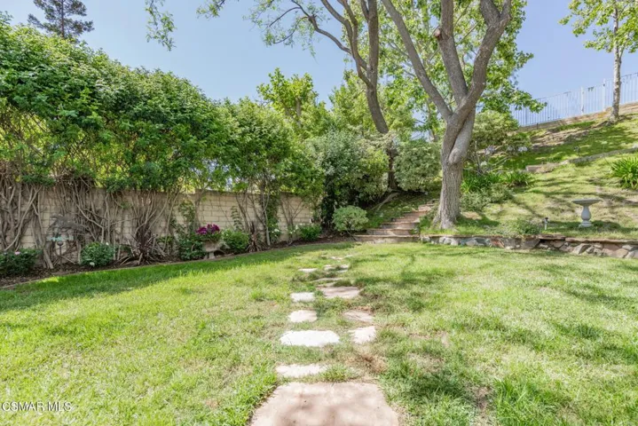 15591 Harte-Outside stonewalk