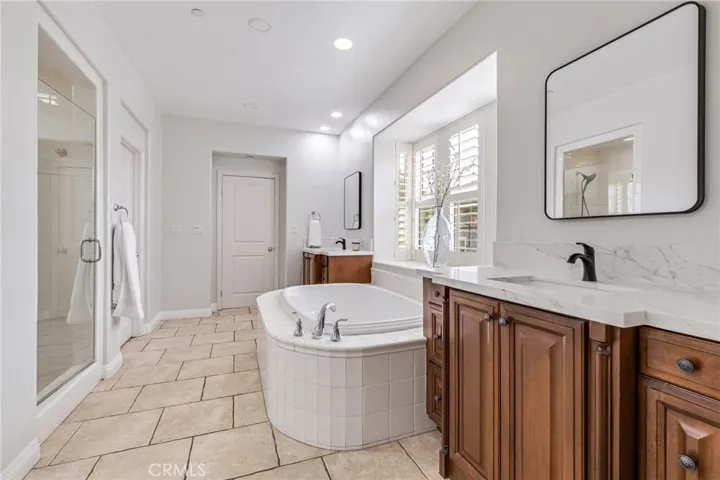 12 John, Ladera Ranch, California 92694