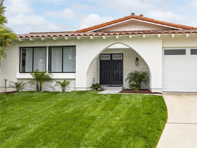 Great curb appeal, new landscaping. Quiet street