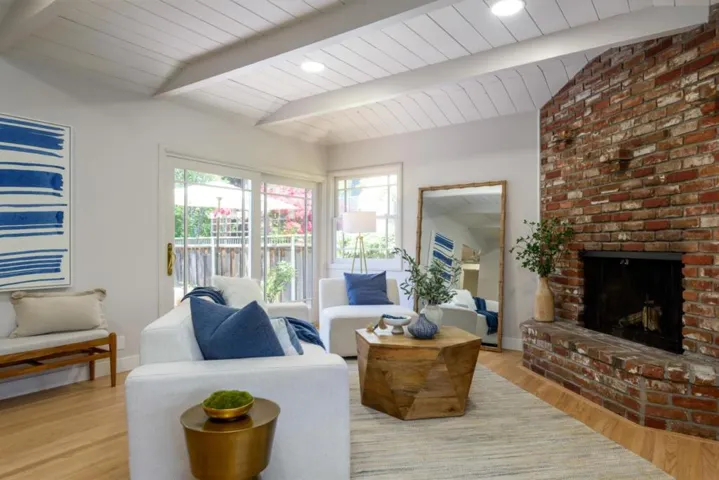 435 Buena Vista Avenue, Redwood City, California 94061
