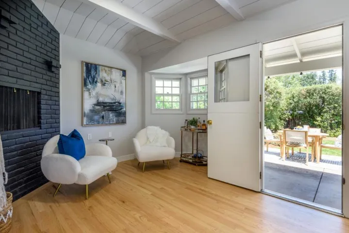 435 Buena Vista Avenue, Redwood City, California 94061
