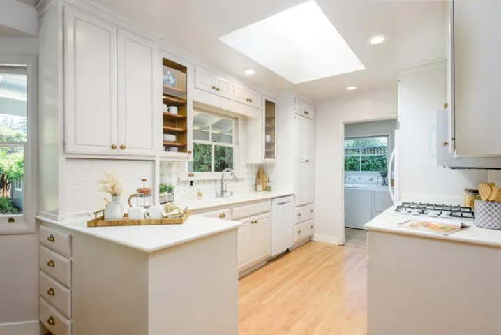 435 Buena Vista Avenue, Redwood City, California 94061
