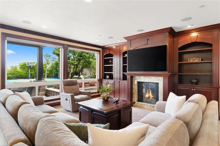 18912 Rockinghorse Lane, Huntington Beach, California 92648