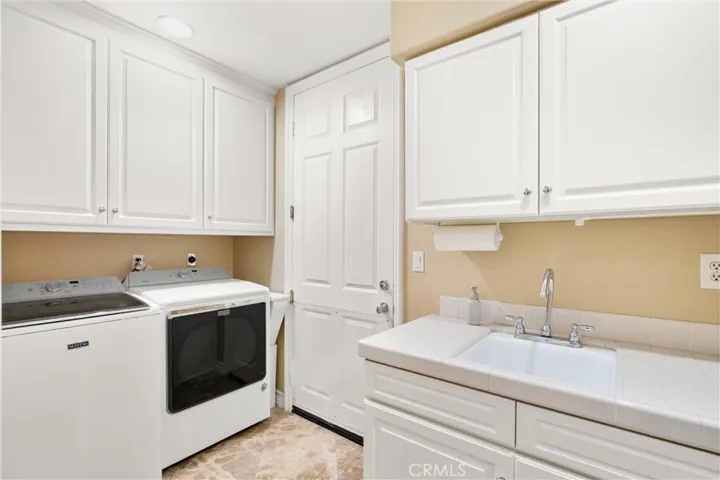 18912 Rockinghorse Lane, Huntington Beach, California 92648