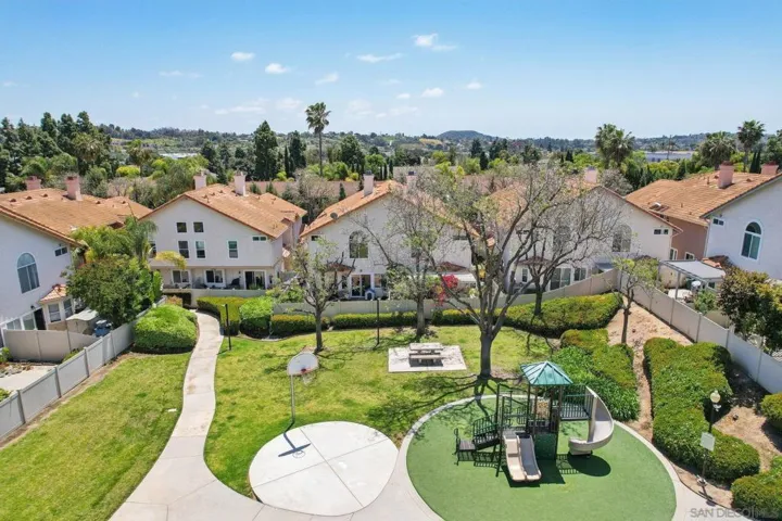 1716 Promenade Circle, Vista, California 92083