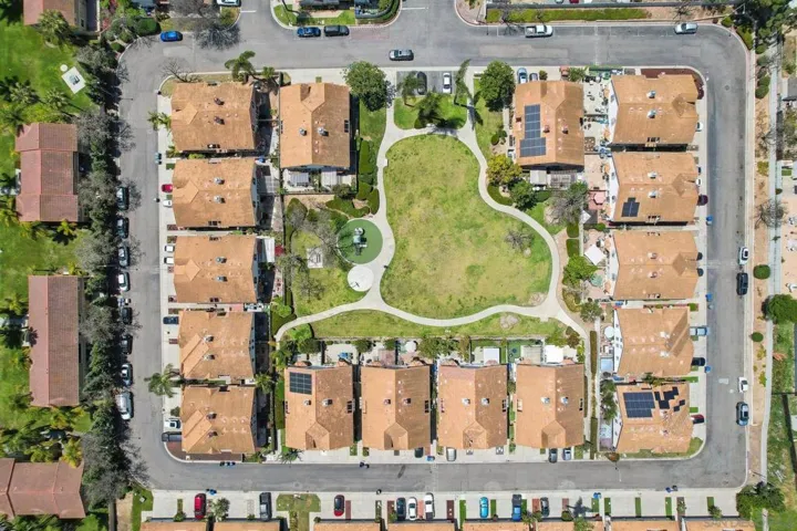 1716 Promenade Circle, Vista, California 92083