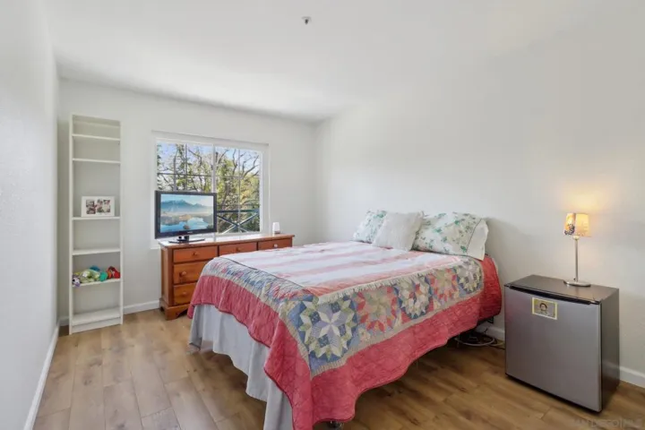 1716 Promenade Circle, Vista, California 92083