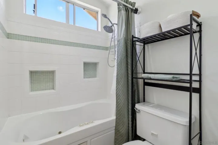 1716 Promenade Circle, Vista, California 92083